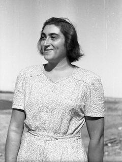 ישראל, חוה אברהם, 1955, Ruth Lackner Hiller / Kibbutz Haogen Archive, [object Object], [object Object], [object Object], [object Object], Dokuforte #4335