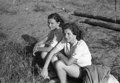 Israel,  דורלי אבנור, מירה פסטרנק, 1955, Ruth Lackner Hiller / Kibbutz Haogen Archive, [object Object], [object Object], [object Object], [object Object], Dokuforte #4274