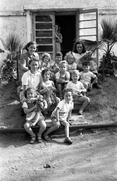 Israel, Narkis Group with  לאה רזנר ואבקה שרון, 1955, Ruth Lackner Hiller / Kibbutz Haogen Archive, [object Object], [object Object], [object Object], [object Object], [object Object], [object Object], Dokuforte #4615