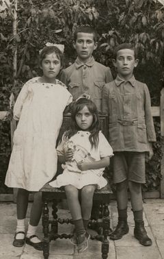 Eretz Israel, Esther (Mother) and her brother, 1922, Shmuel Brenner, [object Object], [object Object], [object Object], [object Object], Dokuforte #4730