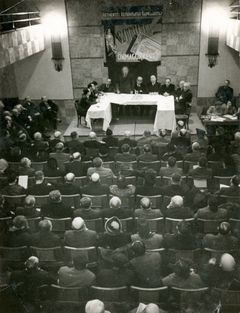 This is the occasion in which Moshe Bisliches was elected as the chairman of the Zionist Movement (15/3/1948)



, 1948, Agi Bar Sela, [object Object], [object Object], Dokuforte #4816