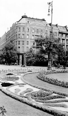 Hungary, Szabadság square, The building of the American Embassy, 1942, Miklós Szedő / Carl Lutz Foundation, Carl Lutz, [object Object], [object Object], [object Object], [object Object], [object Object], [object Object], [object Object], Dokuforte #4052