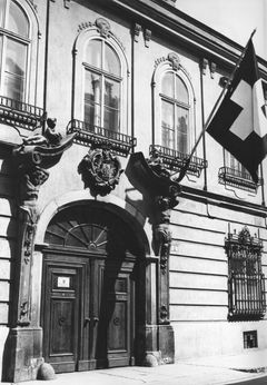 Hungary, The building of the Swiss Embassy in the Buda Castle
, 1943, Miklós Szedő / Carl Lutz Foundation, [object Object], [object Object], [object Object], [object Object], [object Object], [object Object], [object Object], [object Object], Dokuforte #4142