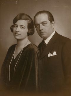 Elzi and Bandi (left to right), 1930, Agi Bar Sela, Aladár Székely, [object Object], [object Object], Dokuforte #4969
