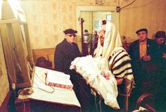 Hungary,Ukraine,Czechoslovak Republic, This changed drastically with the introduction of discriminatory laws, ghettoization, and physical extermination. After World War II, the remaining and diminished Jewish population of Carpathian Ruthenia faced even greater hardship due to the intensifying antisemitism after 1967.
From 1974, mass emigration began to Israel, the United States, Canada, and other Western countries. By 1990, only a very small Jewish community remained in Munkács., 1993, Ferenc Kiss, Ferenc Kiss, [object Object], [object Object], [object Object], [object Object], [object Object], Dokuforte #5005